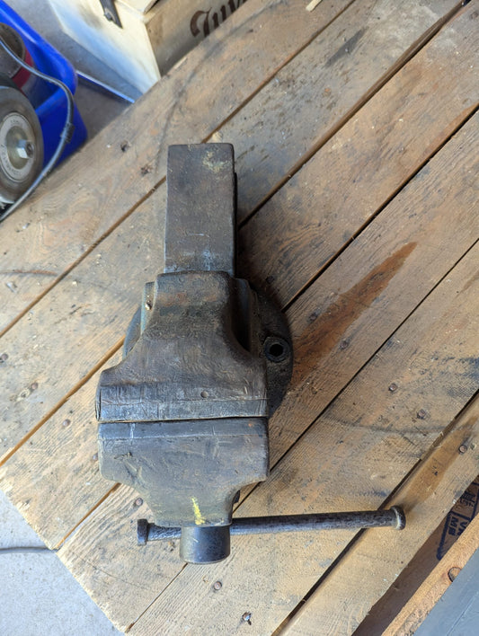 Tornillo de banco de hierro